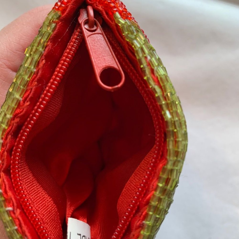 🎉HP🎉Beaded Strawberry Coin Purse Zippered Top - Picture 3 of 5
